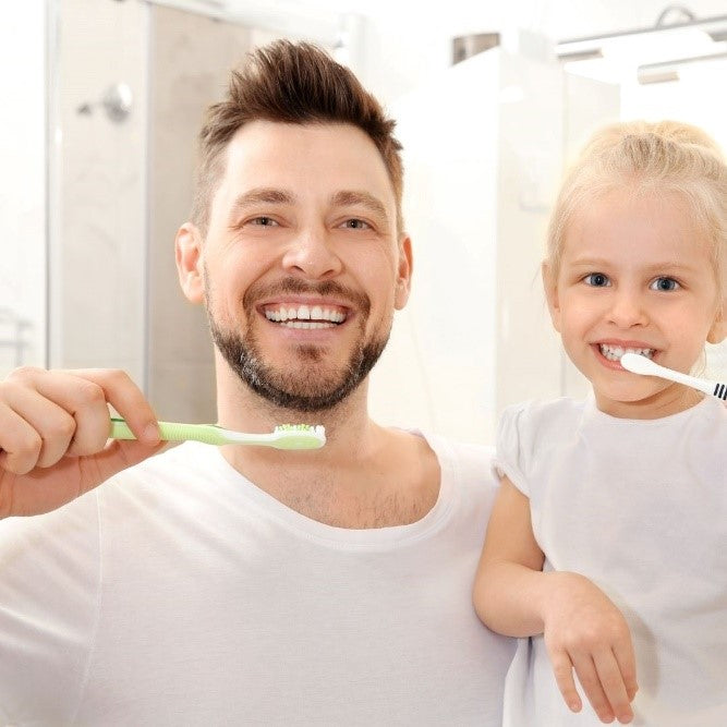 Cuándo cepillar los dientes de mi hijo o hija.